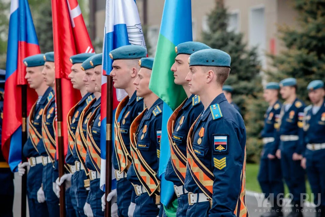 Воздушно десантное училище в Рязани. РВВДКУ морская пехота. Рязань военный институт ВДВ. Рязанское военное училище спецназ ВДВ. Сайт рязанского воздушно десантного училища