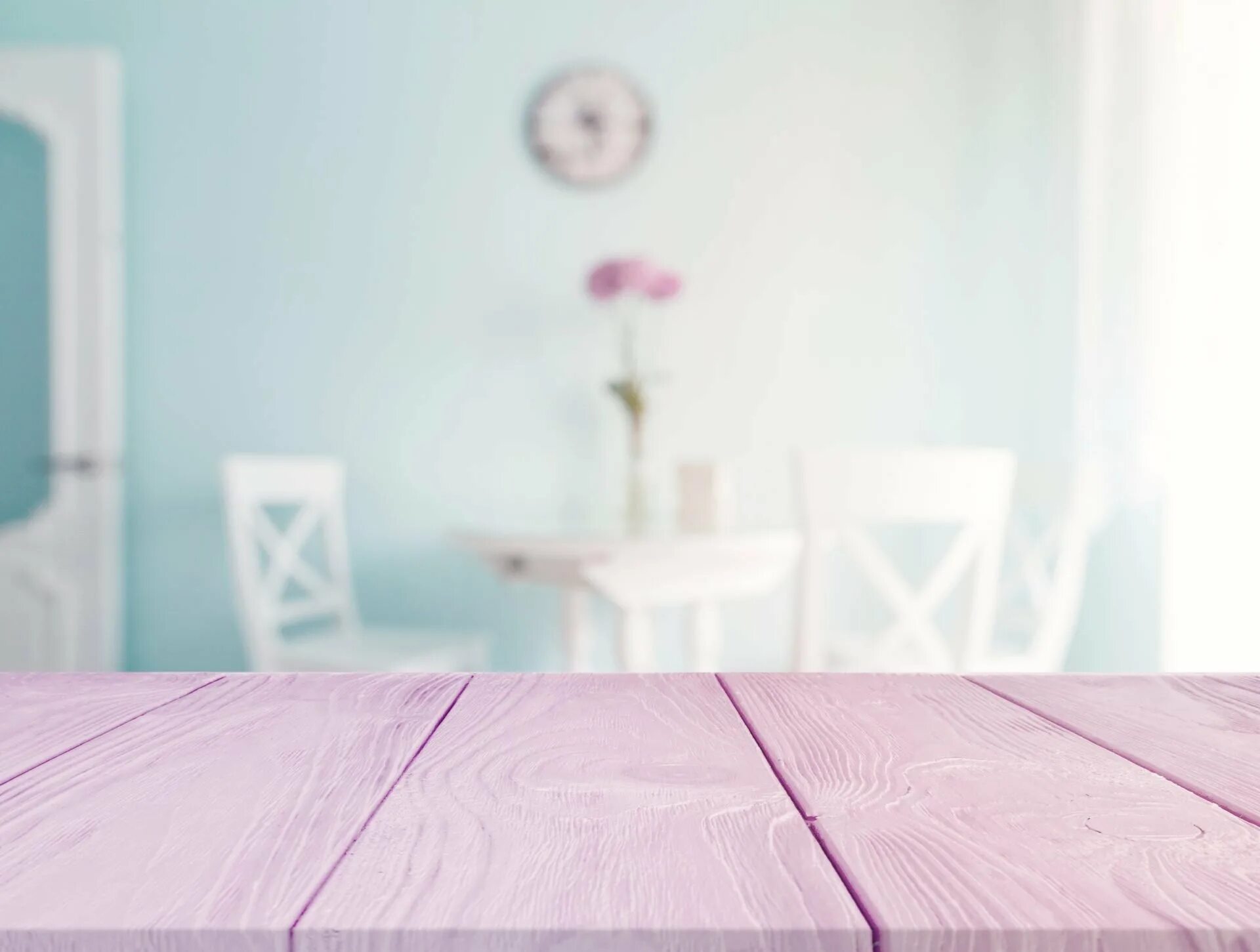 Стол ласково. Фотофон кухня стол. Светлая поверхность стола. Розовый кухонный стол. Поверхность стола в интерьере.