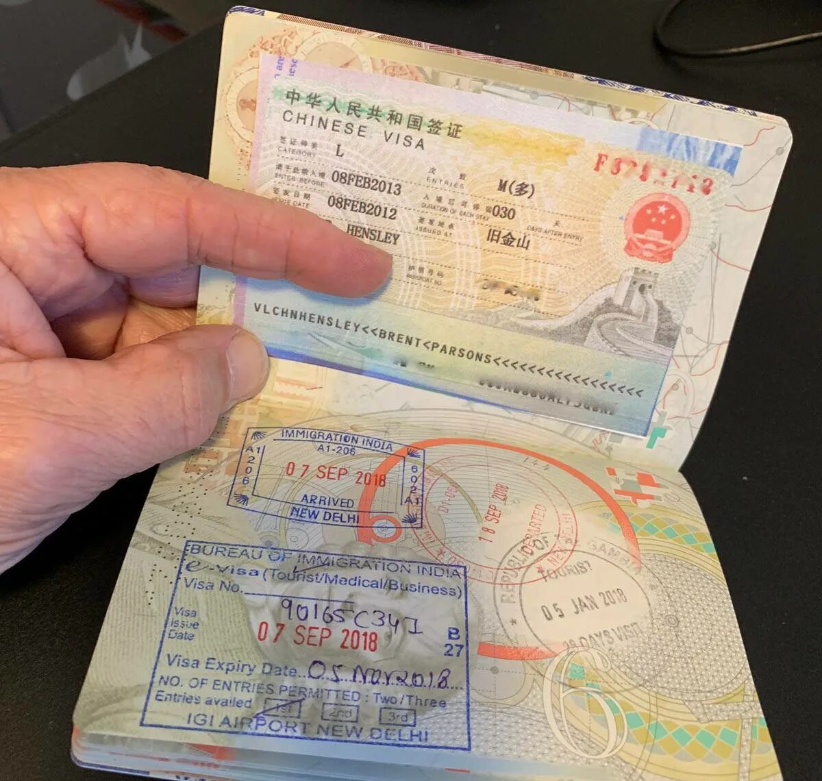 Виза в китай оформить. Китайская виза. Въездная виза. Виза в Китай. Китайская туристическая виза.