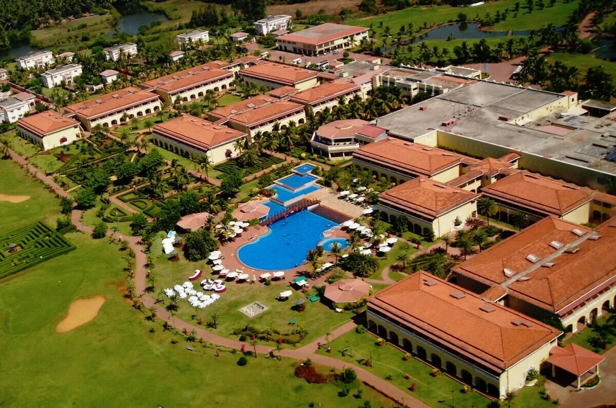 Lalit golf and spa. Lalit golf spa. The lalit golf spa resort 5 индия. интерконтиненталь гоа. The lalit golf spa resort 5 индия.