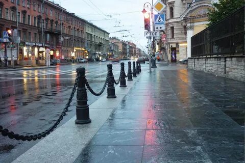 Изморось поливала улицы и проспекты тротуары