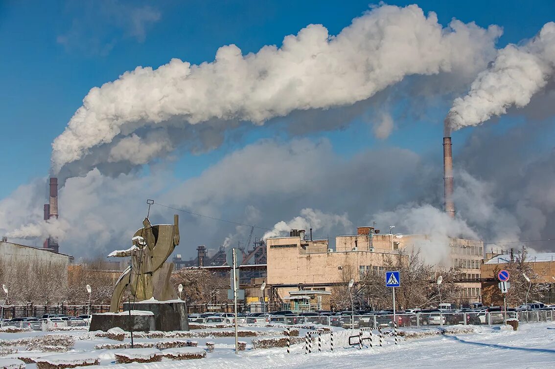 Завод в Новотроицке Оренбургской. Новотроицк экология Уральская. Город Новотроицк заводы Оренбургской области. Металлургический комбинат Новотроицк.