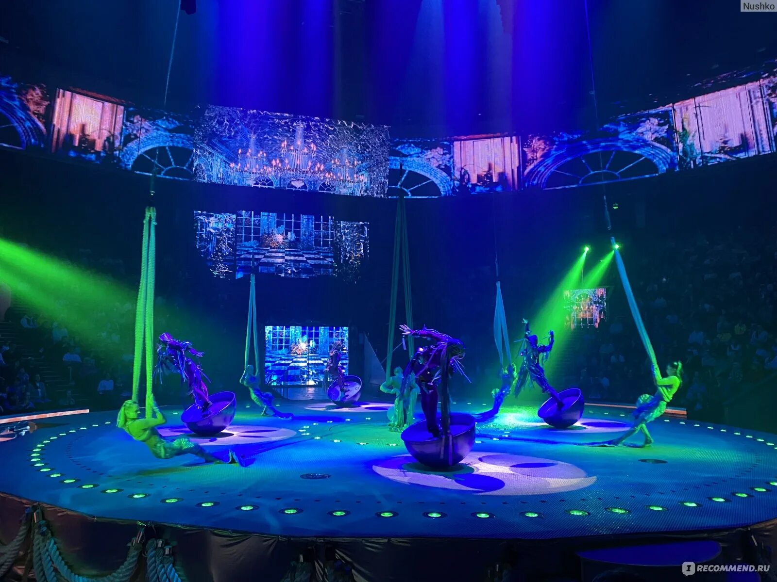 Московский цирк афиша. Цирк красноярск афиша. Цирк на фонтанке манеж. Реакция цифрового цирка на помни. Плакат советский цирк на площади с людьми шатер.