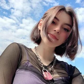 Дора с каре 