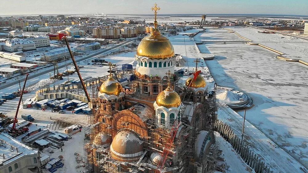 Салехард храмовый комплекс. Строящийся храм в Салехарде. Салехард храмовый комплекс Преображения Господня.