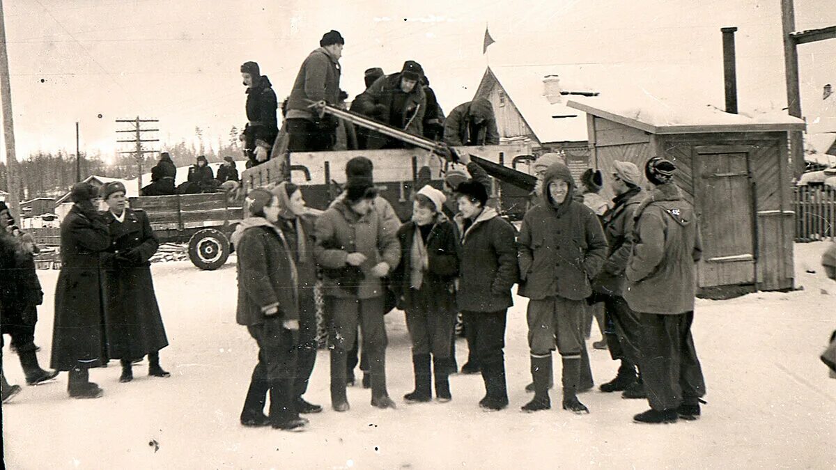 Февраль 1959 года. Вечерний отортен дятловцев. Группа перевала дятлова 1959. Отортен перевал дятлова. Дятлов гибель тургруппы дятлова.