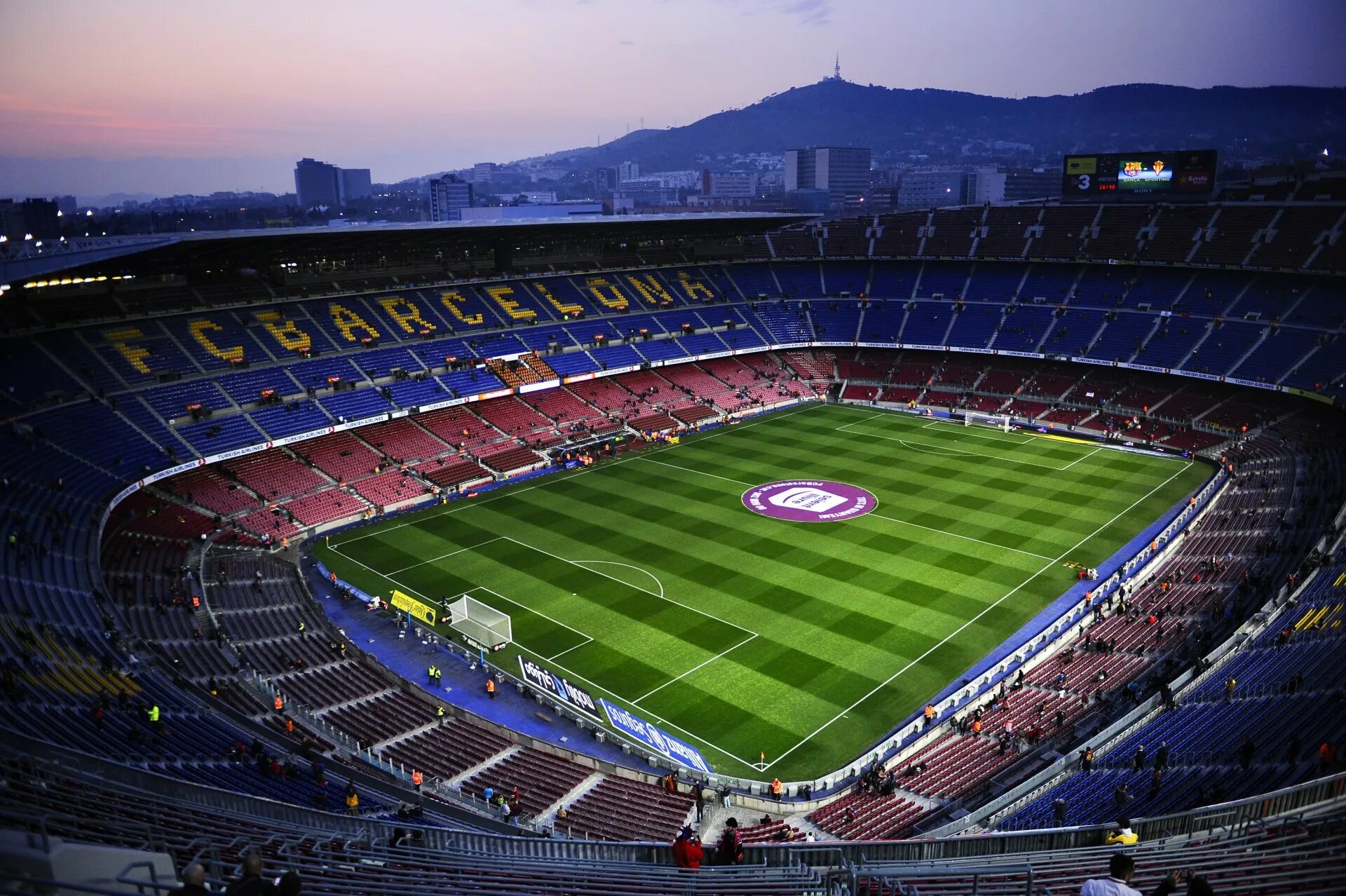 Стадион перевод. Стадион Камп ноу в Барселоне. Барселона стадион Camp nou. Барселона ноукамб стадион. Камп ноу 2022.