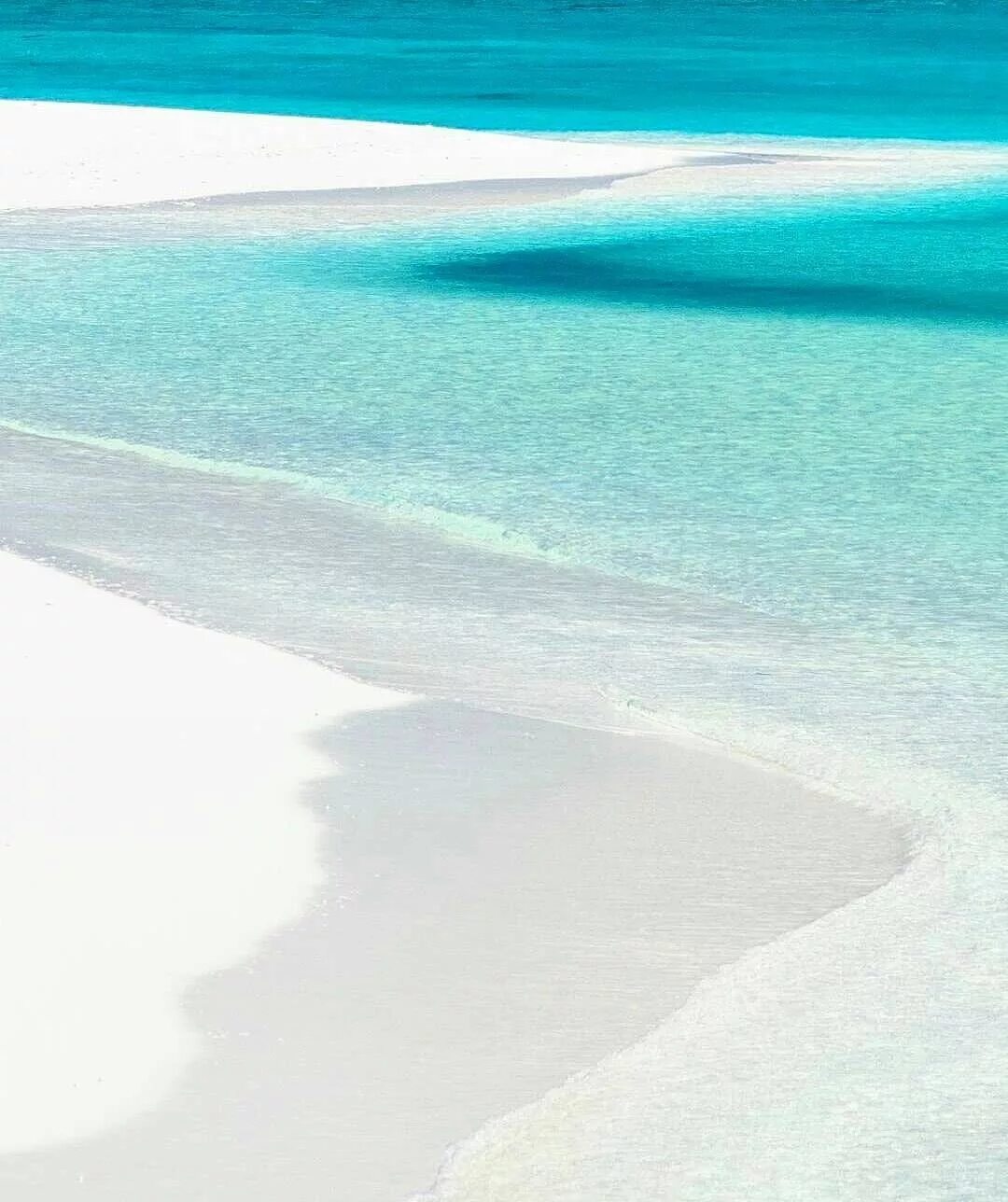 Побережье с белым песком. Пляж hyams beach в бухте джарвис, австралия,. Белый песок видео. Мальдивы океан. Белый песок видео.