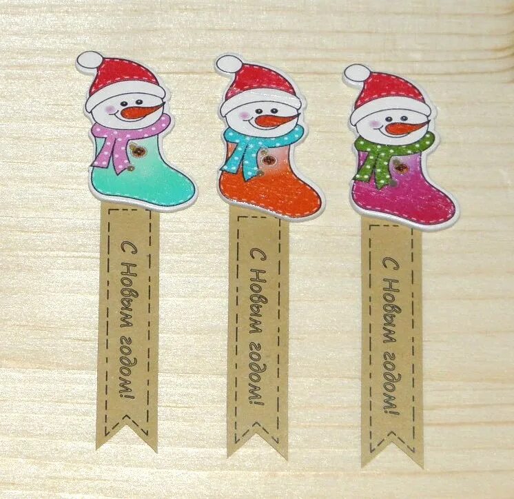 Наклейки на новый год своими руками. Новогодние наклейки для распечатки. Новогодние стикеры. Самодельные наклейки на новый год. Новогодние наклейки для распечатки.