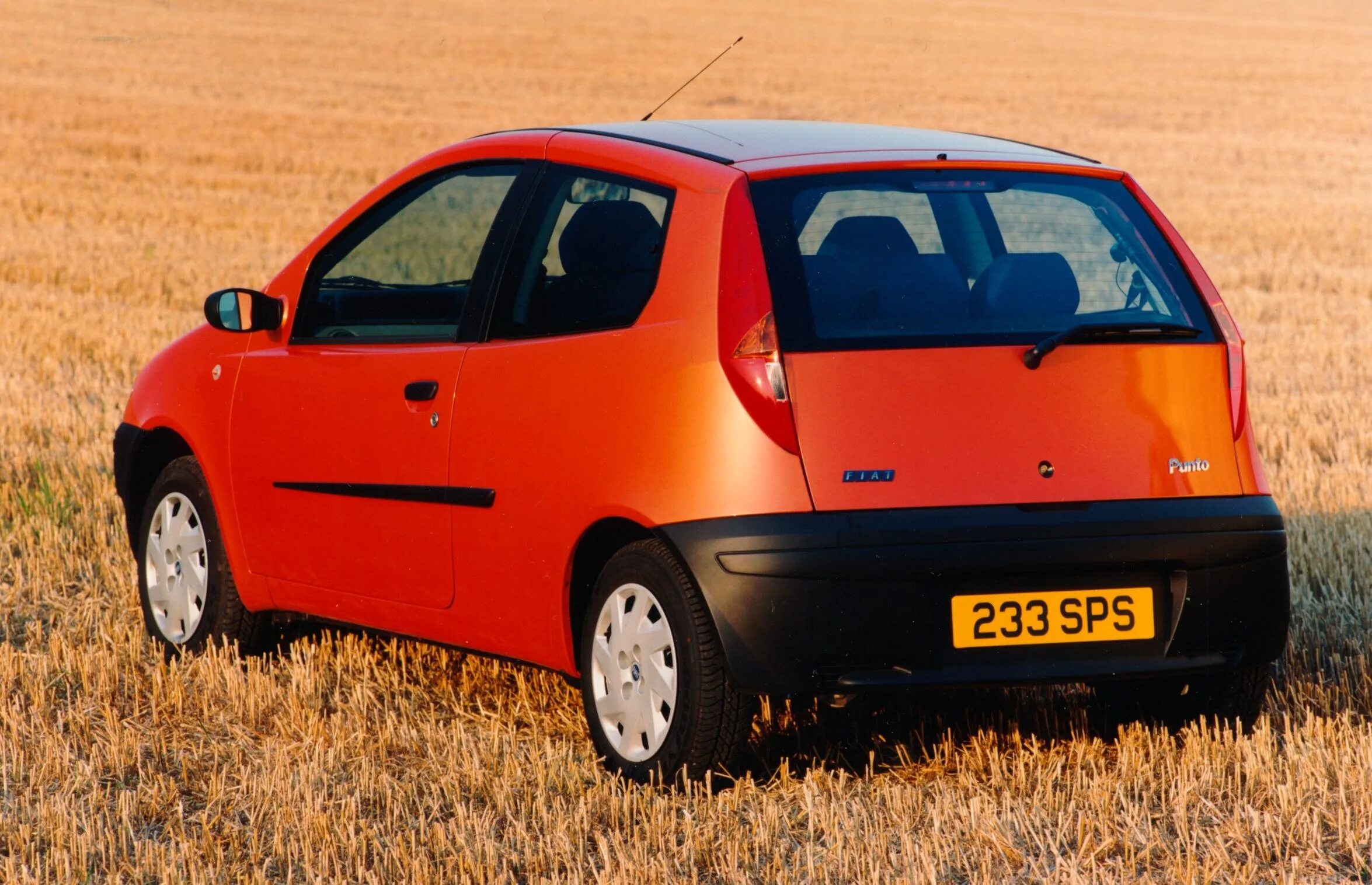 Купить фиат в беларуси. Фиат Пунто 2 поколение. Фиат Пунто 1999-2003. Fiat punto II 1999-2003. Фиат Пунто 1999.