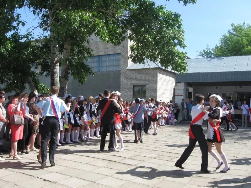 Старые озинки саратовская область. Чернышковский. Погода в озинках на неделю точный. Озинский район церковь. Федоровский храм в озинках.