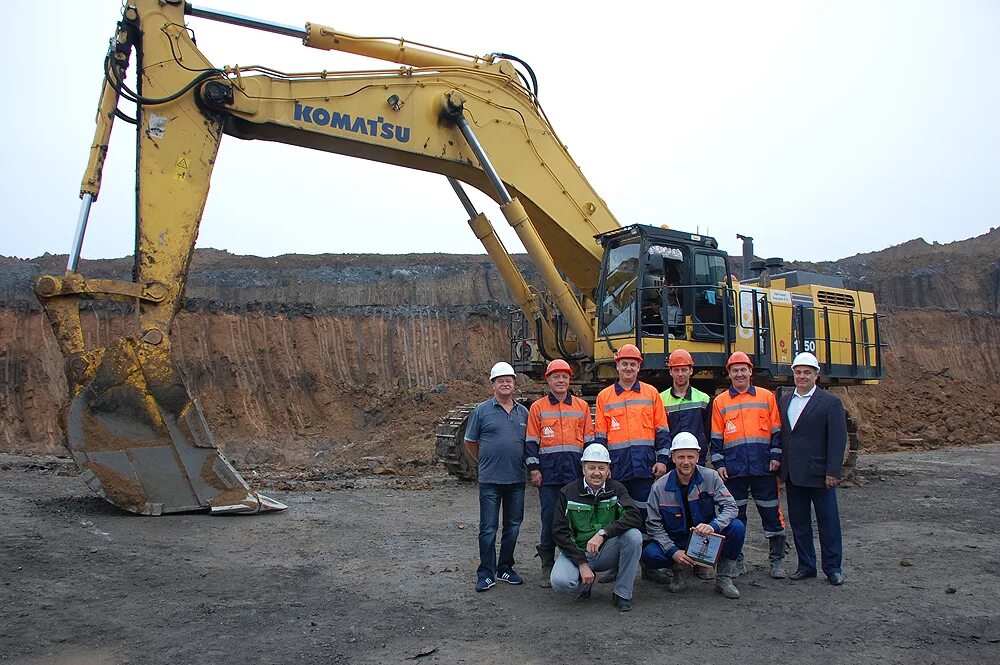 Машинист экскаватора от работодателя. Komatsu 413 шестаки. разрез шестаки белово. машинист экскаватора 4 разряда. машинист экскаваторщик.