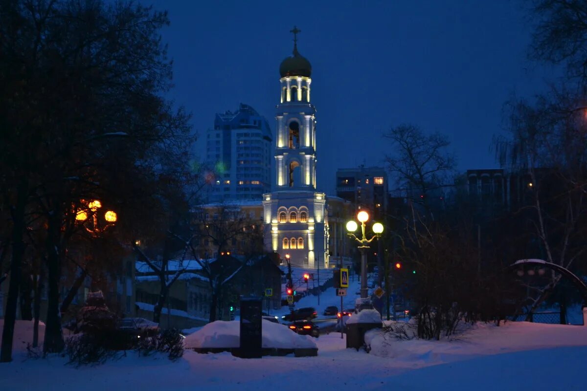 Самара вечером. Вечерняя Самара. Самара вечер Весна. Вечерняя Самара фото. Вечер в Самаре вечером весной.