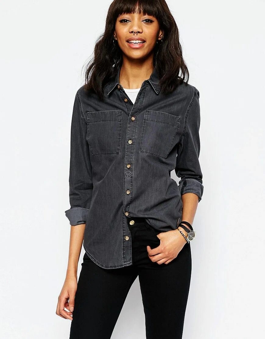 Рубашка черная девочки. Черная джинсовая рубашка. Черная джинсовая рубашка женская. Джинсовая рубашка женская удлиненная. Серая джинсовая рубашка женская.