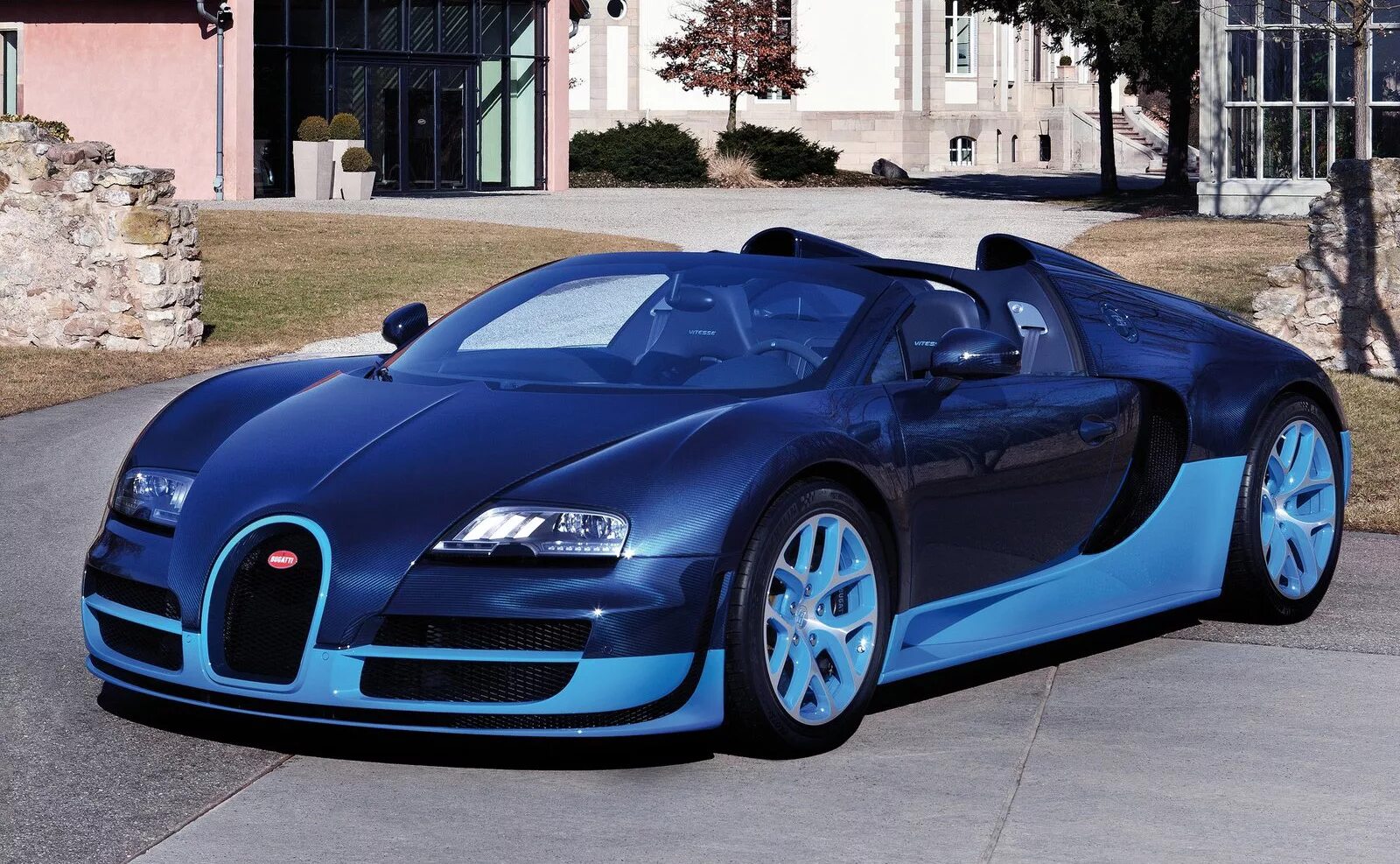 Самые машины в мире фото. Bugatti Veyron Grand Sport Vitesse. Bugatti Veyron 16.4 Grand Sport Vitesse. Bugatti Veyron Grand Sport Vitesse 2012. Бугатти Вейрон 21.