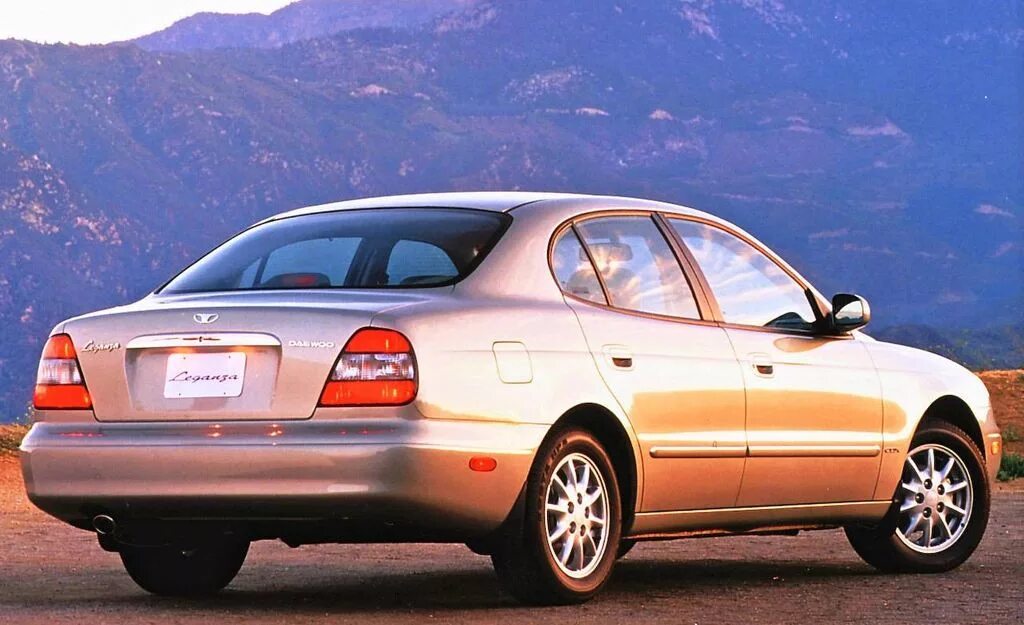 Дэу 2000 года. Дэу Леганза 2.2. Chevrolet Leganza. Дэу Leganza. Chevrolet Leganza 2000.