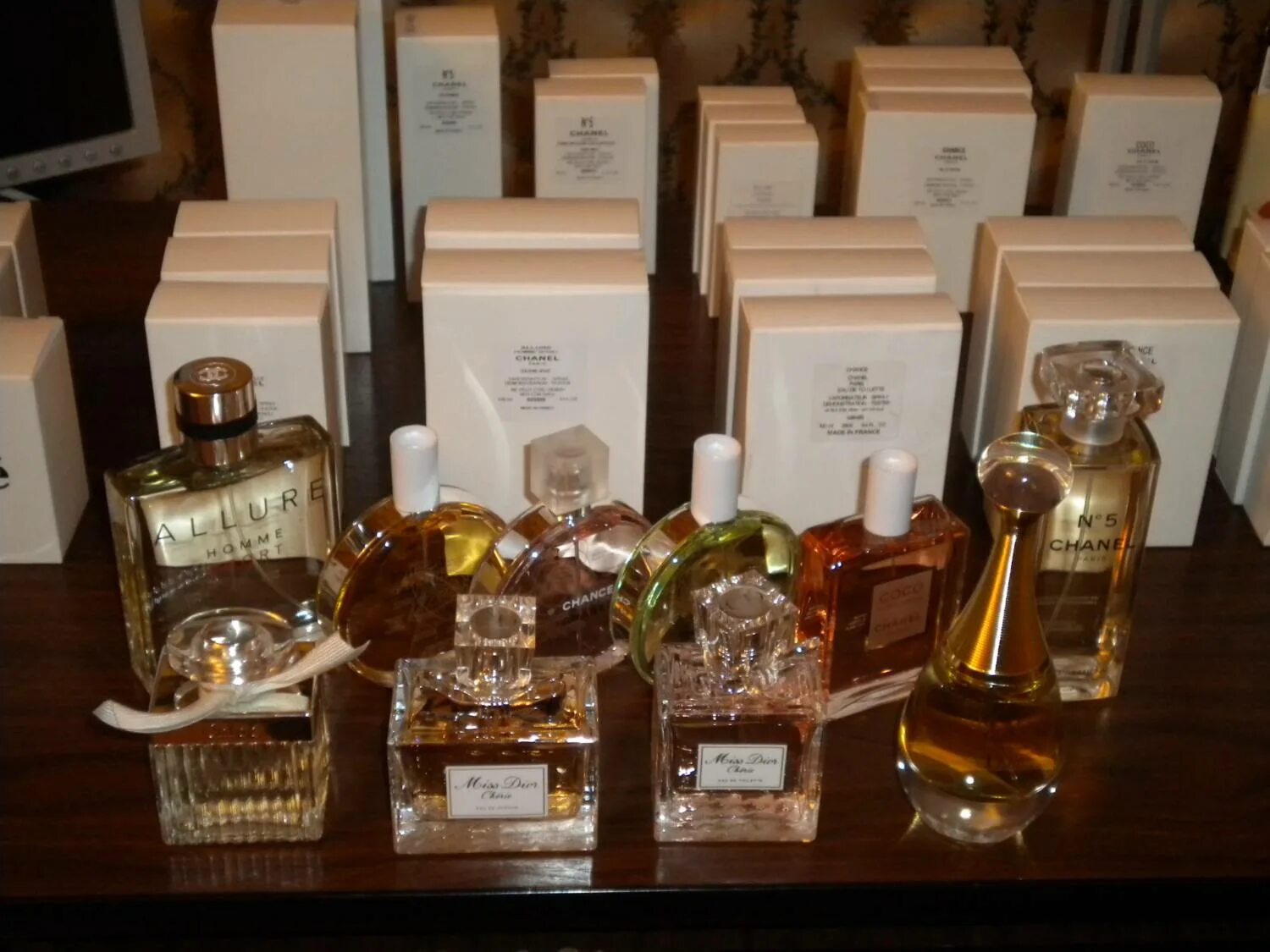 интернет парфюмерия оптом. элитная парфюмерия. интернет парфюмерия оптом. описание магазина косметики. склад парфюма.