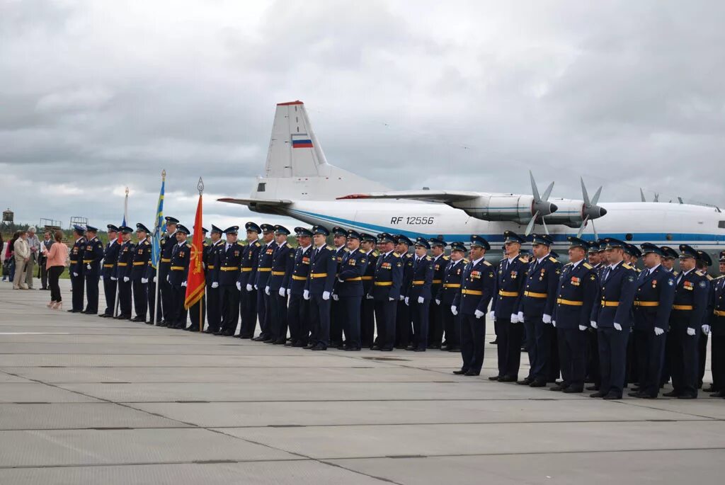 Мирная военная. Мирный аэродром Плесецк. Аэродром Плесецк 34185. Космодром Плесецк аэродром. Мирный Архангельская область военный аэродром.