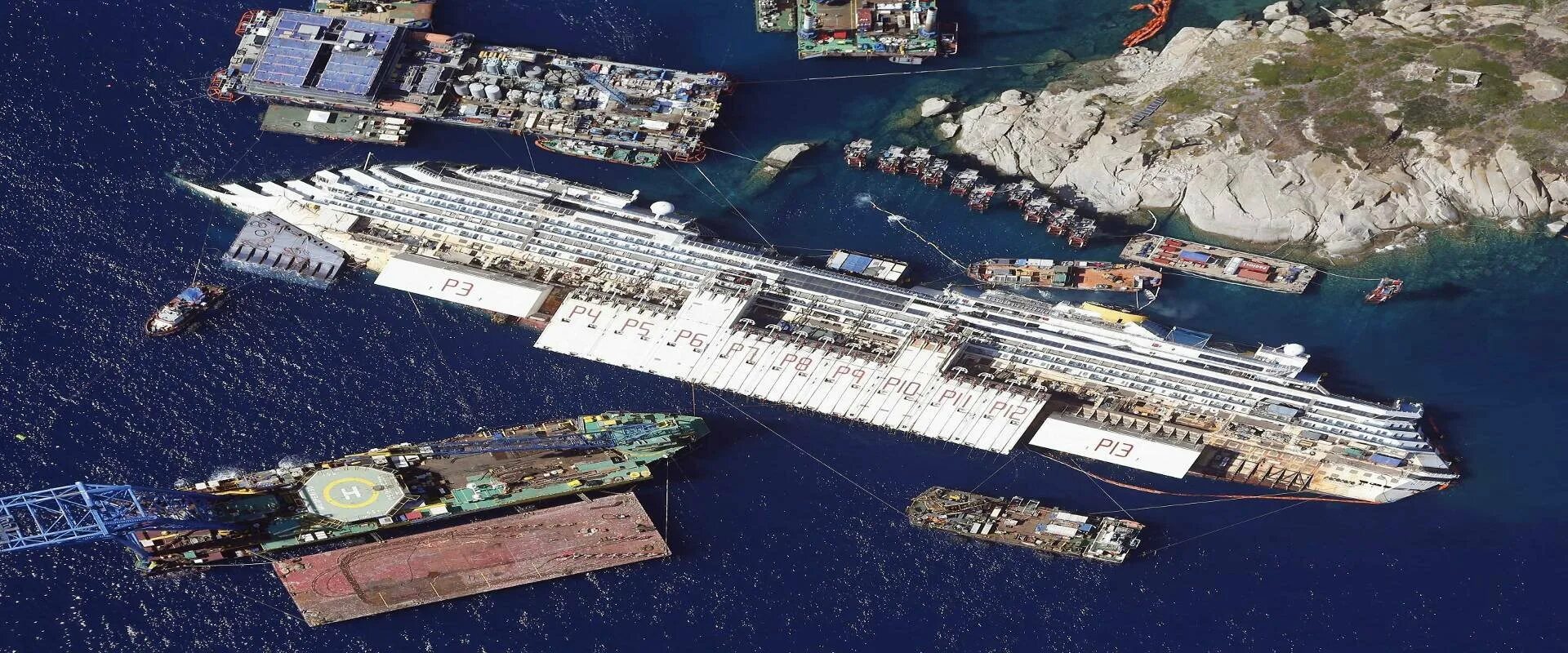 Costa concordia крушение. Корабль Коста Конкордия. Коста Конкордия крушение. Крушение Коста Конкордии 2012. Круизный лайнер Costa Concordia.