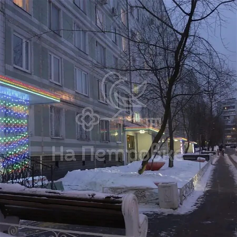 Красный Маяк, ТЦ на улице Красного Маяка в Москве 