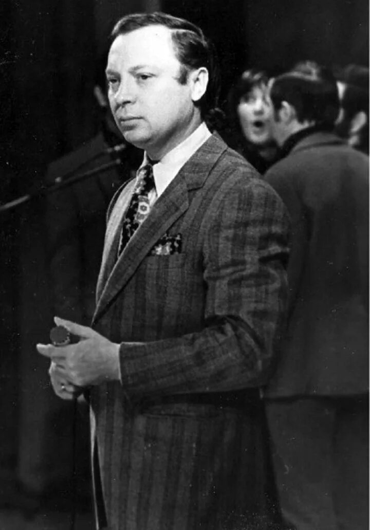 Мартынов евгений певец. Валерий агафонов романсы. Магомаев 1976. Эдуард хиль. Аида ведищева 2020.