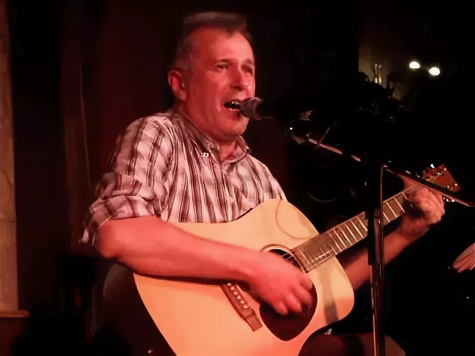 Два окна со двора и развесистый клен. Песня два окна со двора. 2 окна со двора и развесистый клен. Песня два окна со двора. Тухманов композитор.