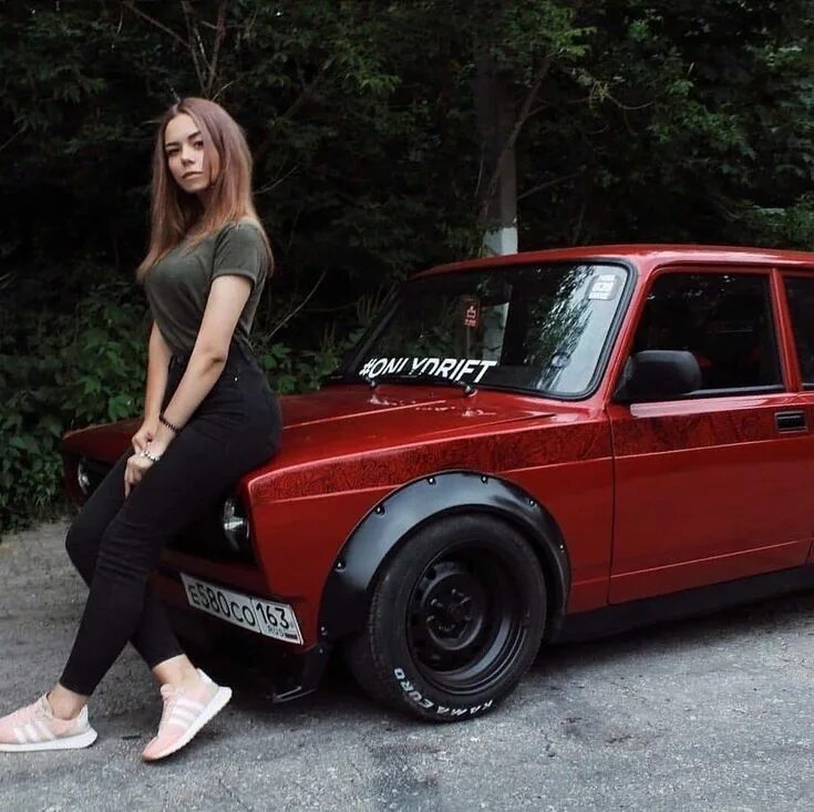Все девчонки города сегодня мои на жигули. Ваз 2107 stance. девушки и жигули. фотосессия с жигулями. девушка на жиге.