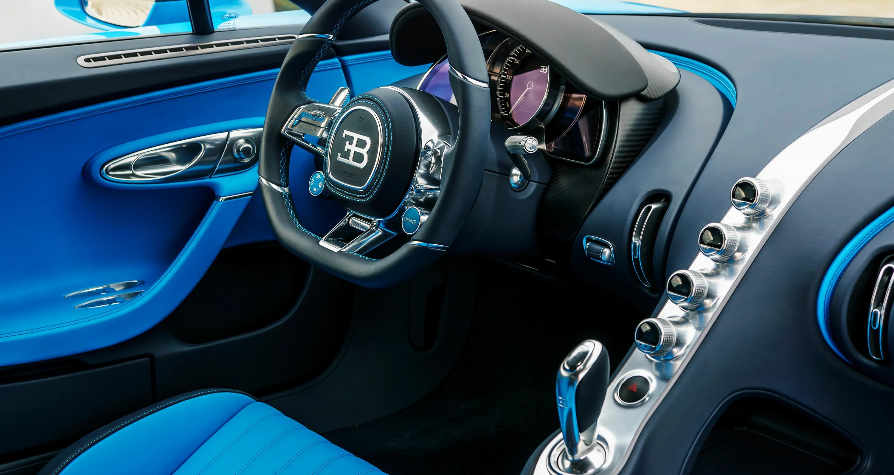 Bugatti centurion. Бугатти ЧИРОН. Bugatti Chiron super Sport салон. Bugatti Chiron Sport салон. Bugatti Chiron Sport 2021 салон.