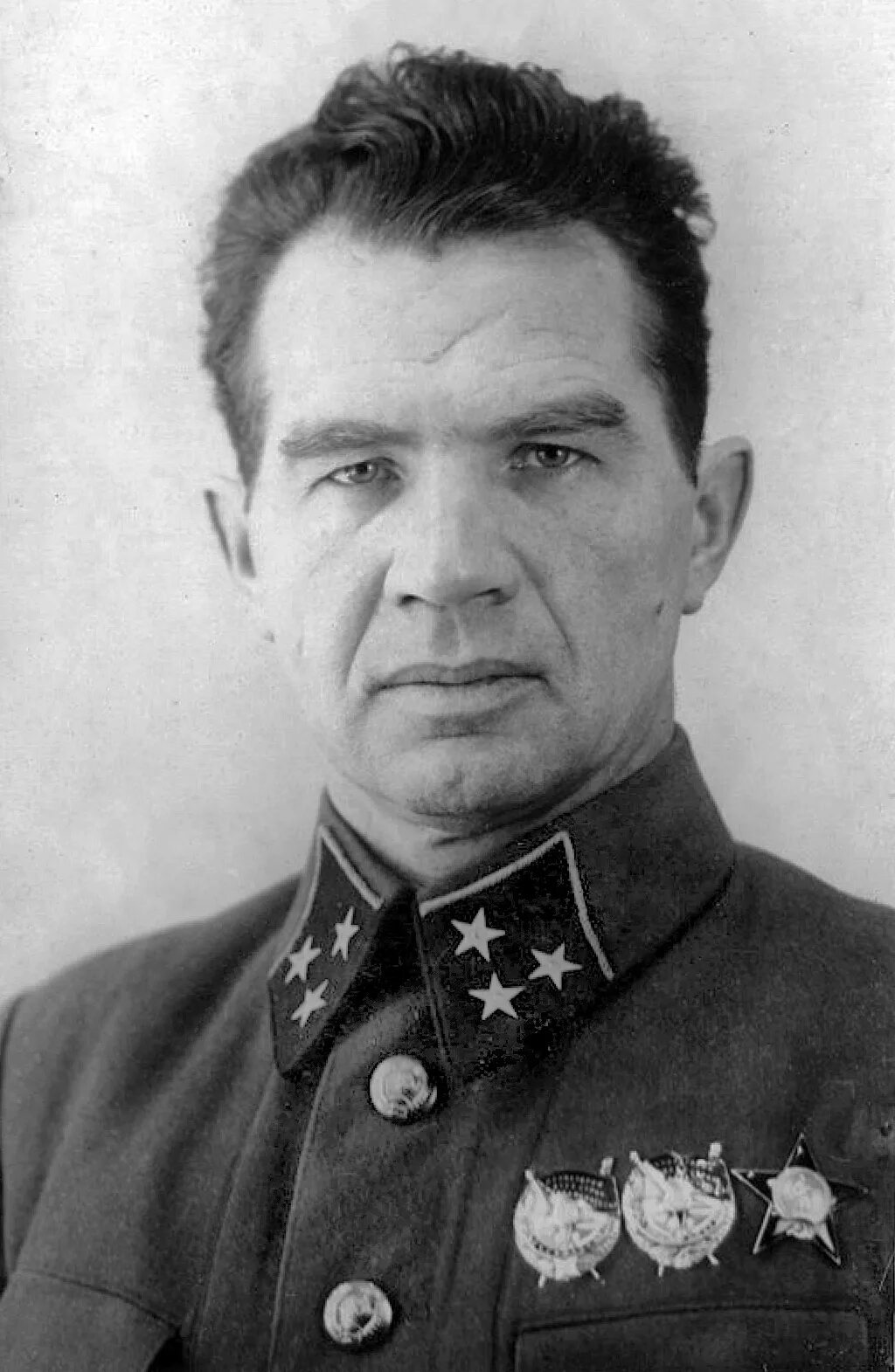 Маршал чуйков василий иванович. Маршал чуйков василий иванович. Маршал чуйков википедия. Чуйков василий иванович (1900-1982). Чайков василий иванович.
