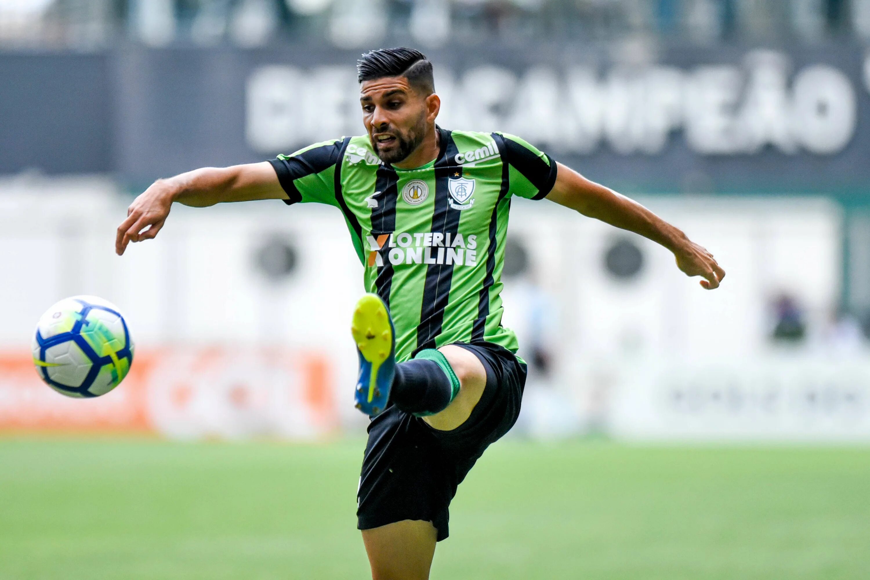 Педринью локомотив 2022. Иван вратарь коринтианс. Габриэль перейра в цска. Футбольный клуб америка минейро. Whitehawk fc team.