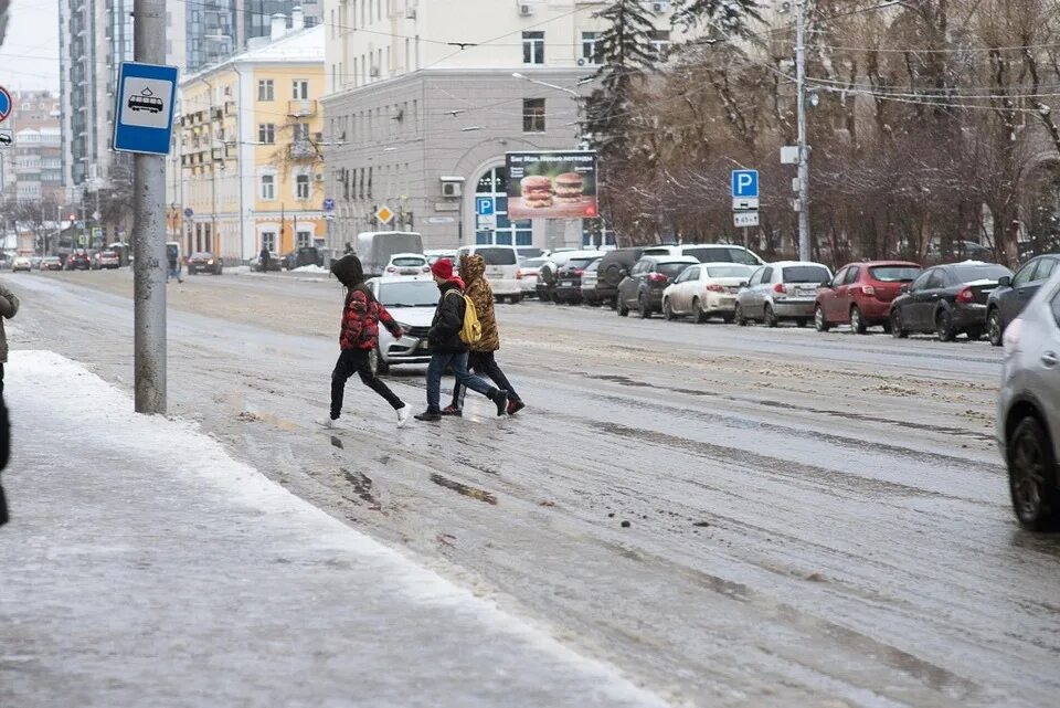 Бабушка перебегает дорогу. Происшествия Самара сегодня. Неделя БДД. Тревога в самаре сегодня