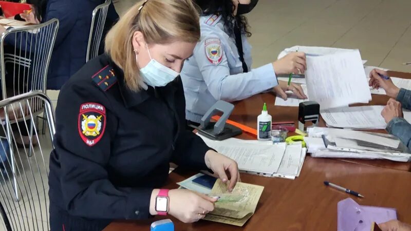 Правоохранительная деятельность техникум. Вакансия правоохранительная деятельность. Вакансия правоохранительная деятельность. Повязка туристическая полиция. Приходи на службу в полицию.