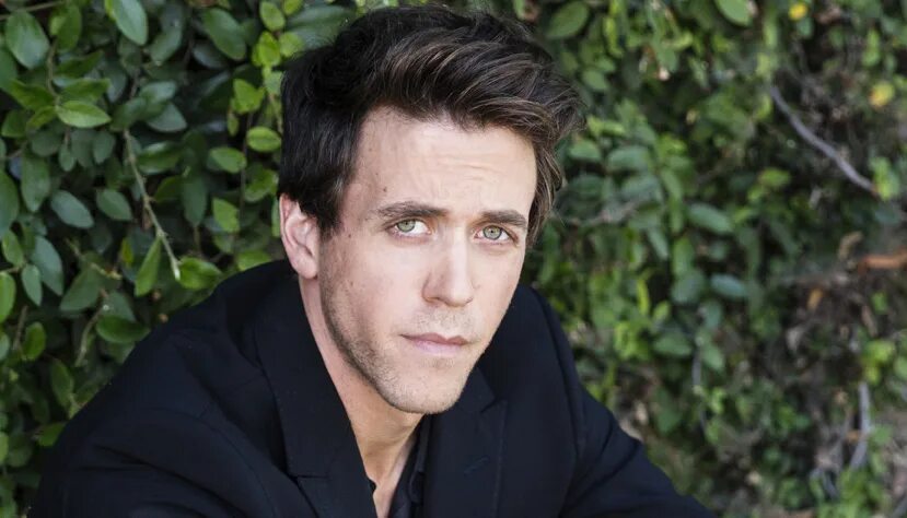 Конец детства (мини–сериал 2015). Эшли цукерман терра нова. Эшли цукерман улица страха. Эшли цукерман лэнгдон. Эшли цукерман.