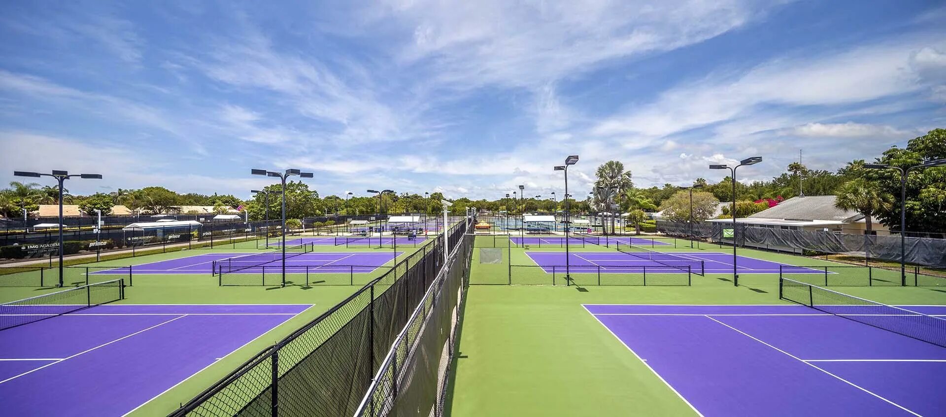 College tennis. Брейдентон Флорида теннисная Академия оранж. Kipriotis Village 4+ теннисные корты. Теннисный корт у моря. Теннисный корт на лайнере.