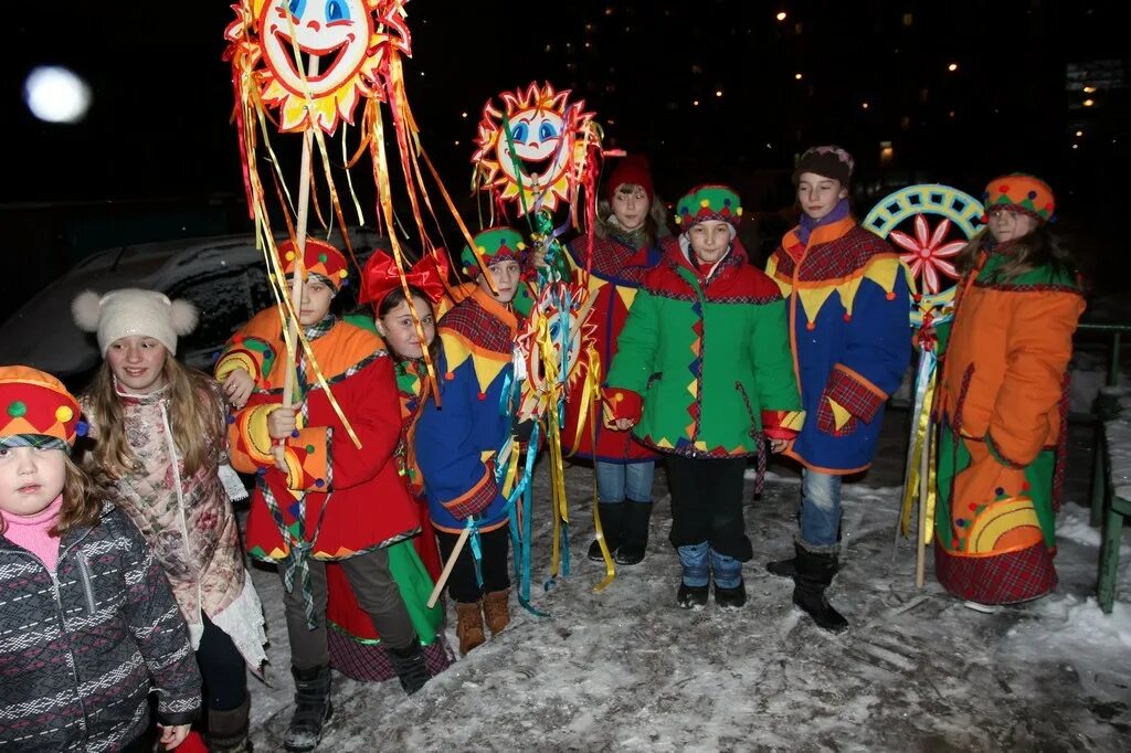 Зимний солнцеворот коляда. Рождественская звезда колядовщики. Вифлеемская звезда колядовщики. Атрибуты коляды. Вифлеемская звезда коляда.
