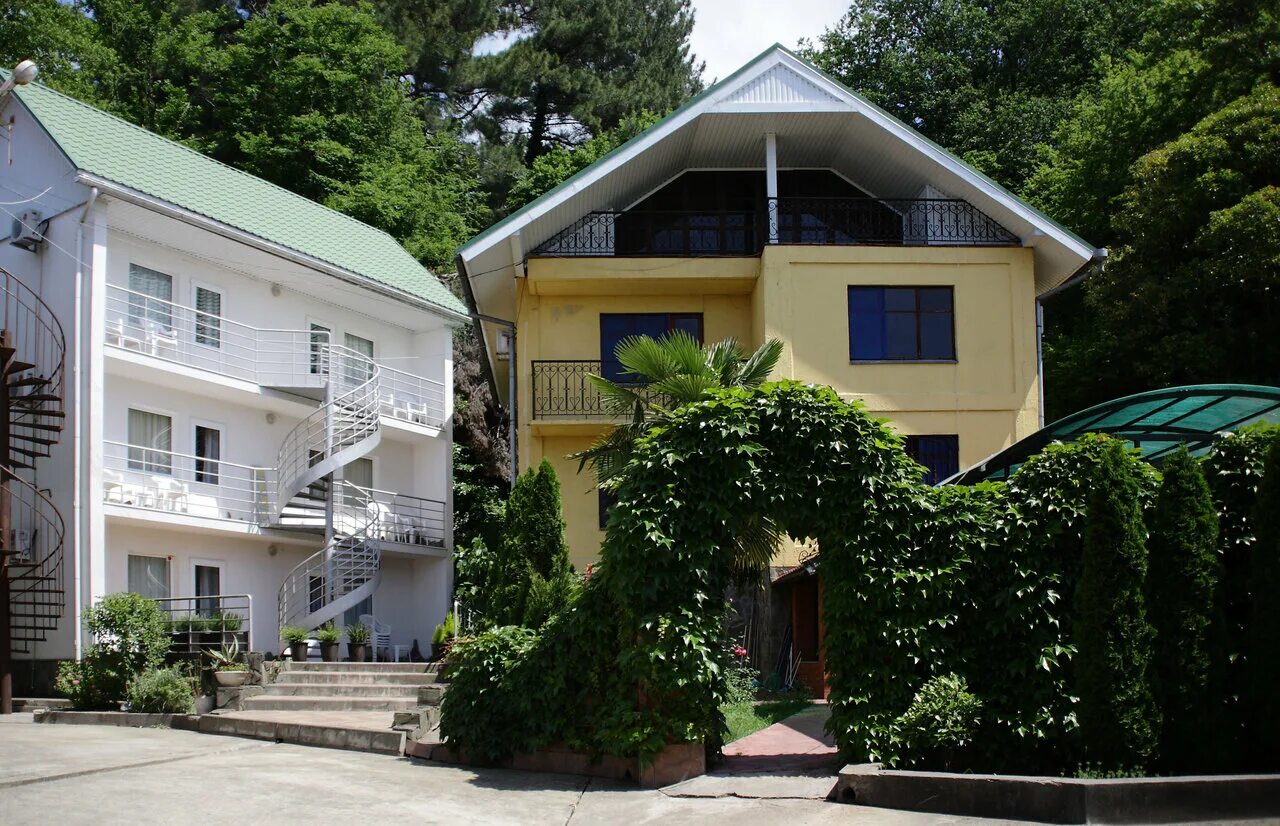 гостиницы в лоо. жемчужина лоо гостевой дом. лоо парк отель лучезарный. лоо парк отель. гостиницы в лоо.