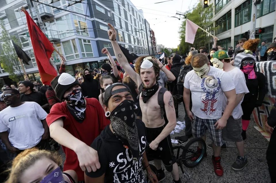 анархо-синдикализм флаг. анархист аватарка. анархист на аву.