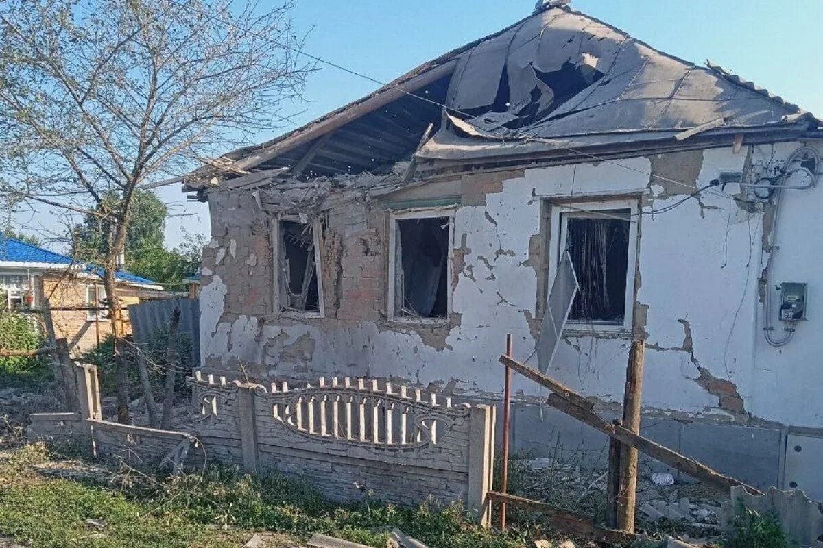 Обстрел валуек сегодня. Обстрел белгородской области. обстреленные села белгородской области. валуйки белгородская область. поселок горьковский белгородская область обстрел.