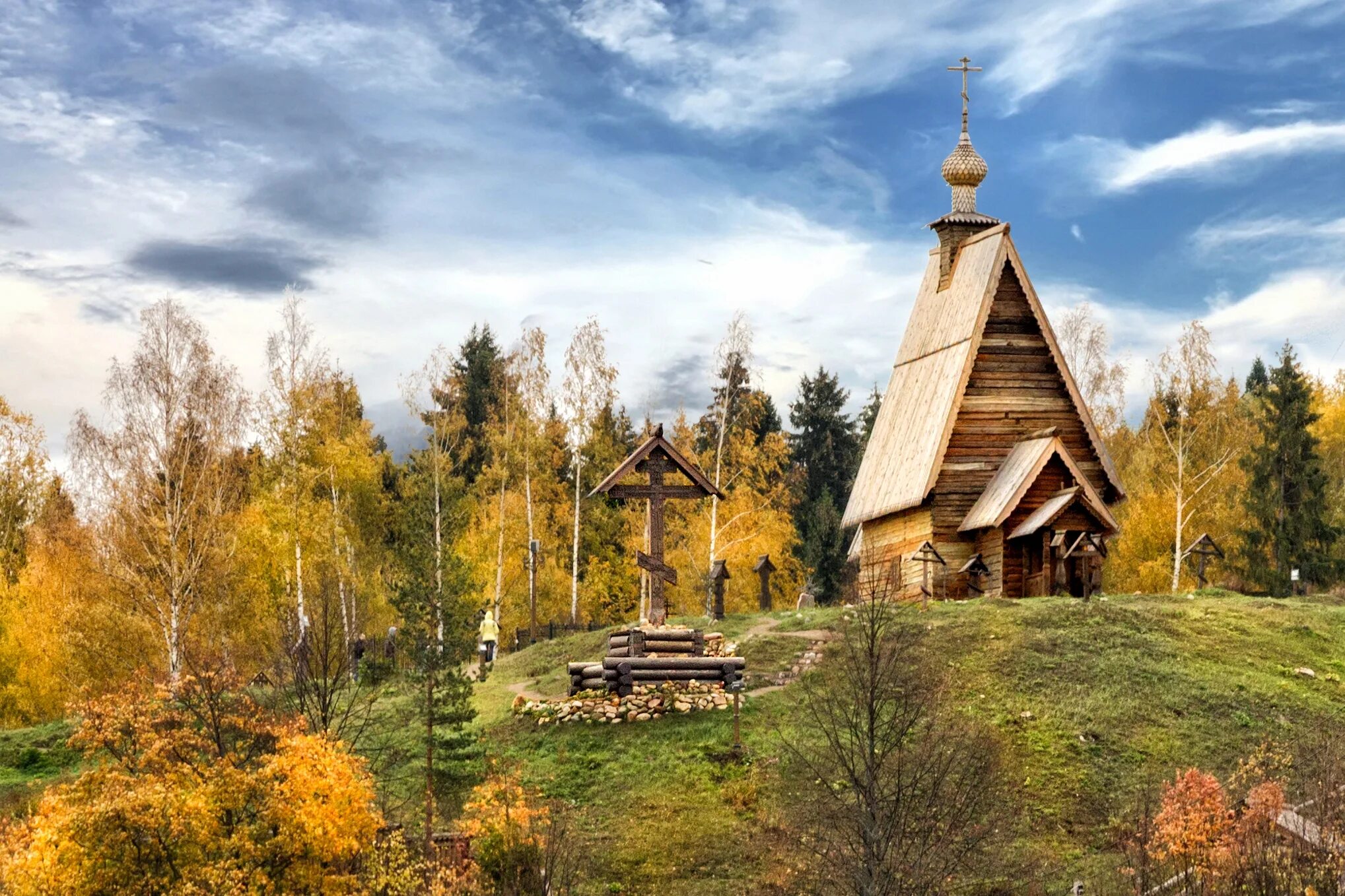 Церковь иначе. Деревянная воскресенская церковь на горе левитана. плес деревянная церковь гора левитана. гора левитана в плесе. деревянная воскресенская церковь в плесе.