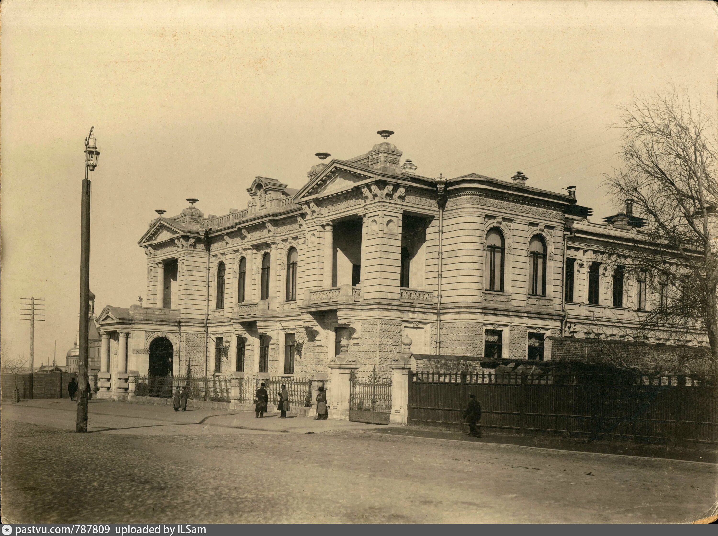 Дом тулиновых. Особняк Наумова. Дом купца Тулинова Воронеж. Дом купца Наумова Рыбинск. Особняк Веретенниковых Воронеж.