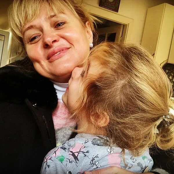 Анна Михалкова показала очень редкое фото 6-летней дочери Лиды правильно