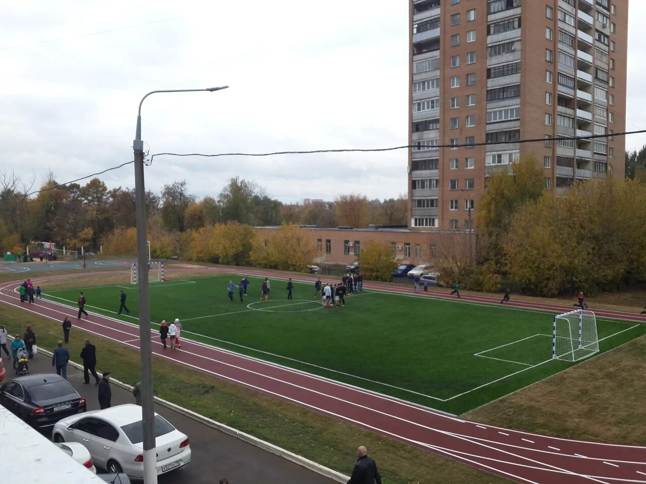 Стадион витязь подольск футбол. Подольск поле. Липовый парк подольск. Парк дубровицы подольск. Стадион зенит подольск.