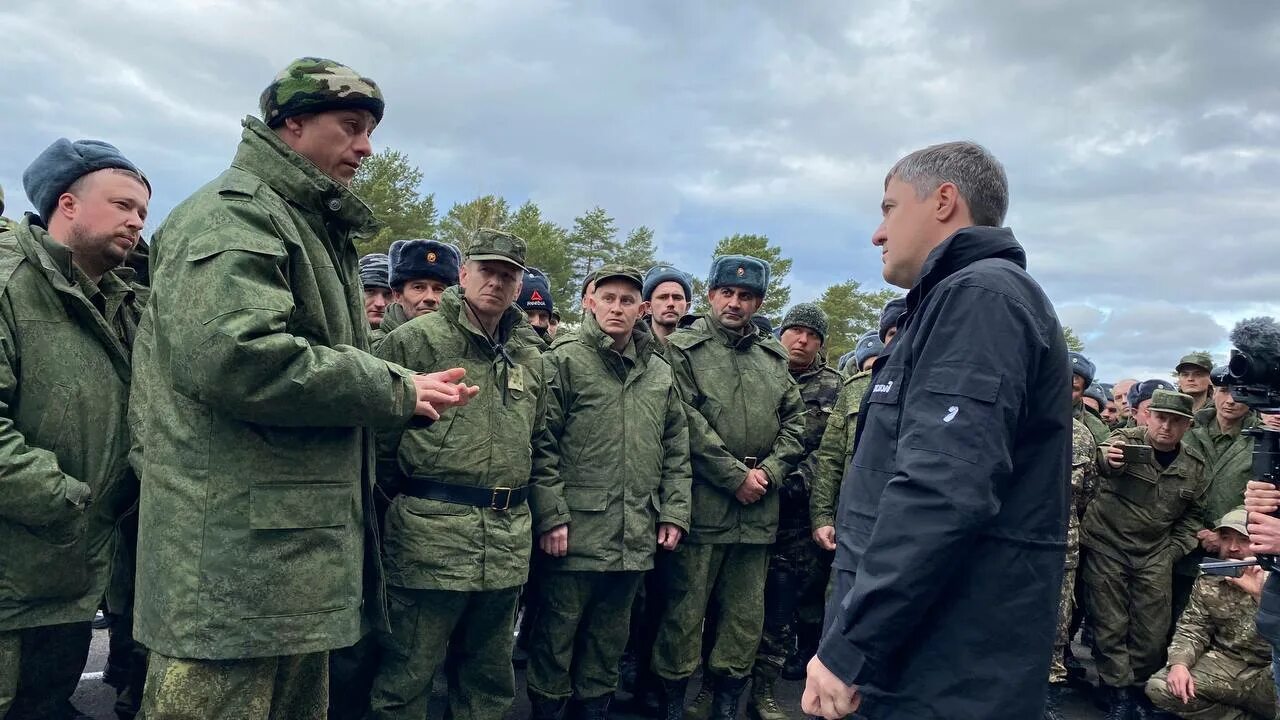 Махонин губернатор Пермского мобилизация. Мобилизованные в Елани. Призывники.