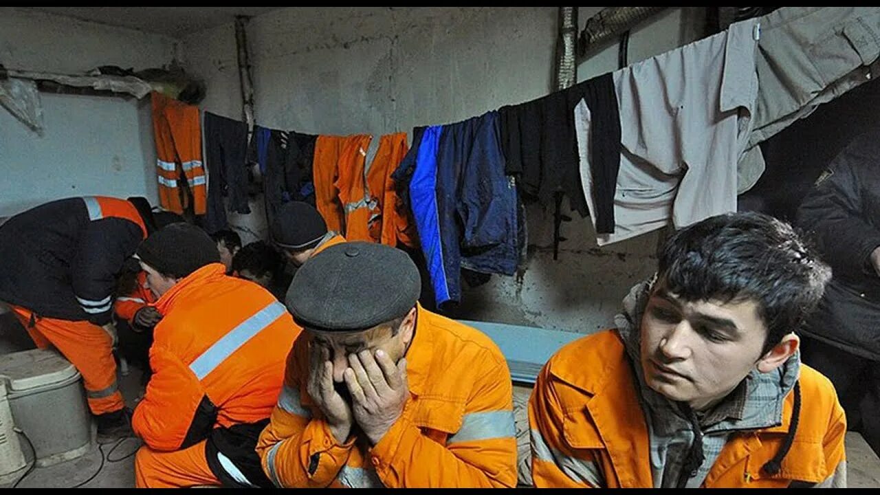 Таджиков отправляют домой. Мигранты таджикистана. Таджиков отправляют домой. Мигранты из средней азии в россии. Преступность мигрантов.