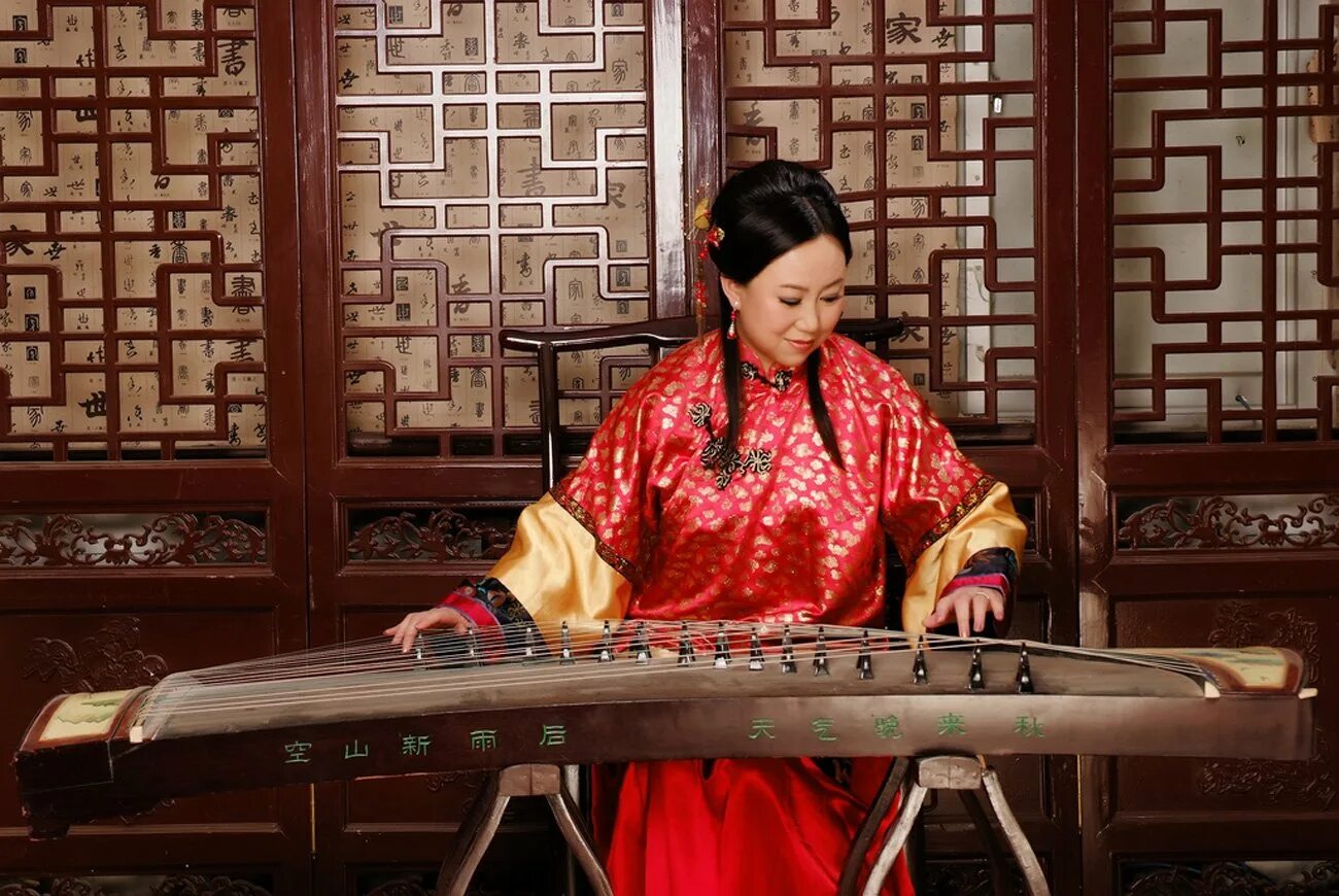 Будь будь китайская песня. Гучжэн, «китайская цитра». Китайский музыкальный инструмент Гучжэн. Гучжен (Чжен). Музыкальные инструменты Китая гуцинь.