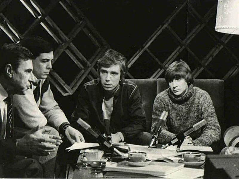 Взгляд телепередача 1987. Программа взгляд. Телешоу взгляд. Телешоу взгляд. Взгляд телепередача 1987.