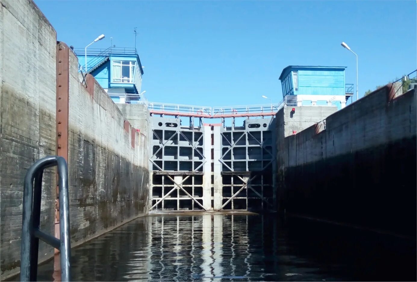 какое название было у шлюзовой камеры. шлюз 2 канала имени москвы. рыбинский гидроузел шлюзы. волгобаотийчкий канал. шлюз тушино.