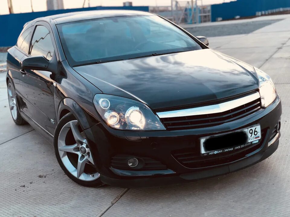 Дром купить опель. Opel Astra h GTC 1.6. Holden Astra h GTC. Opel Astra h GTC Cosmo.