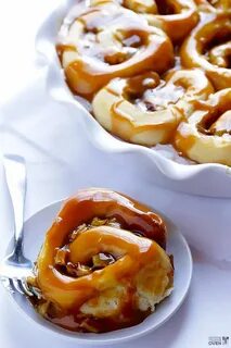 Булочки с яблоками и корицей в духовке
