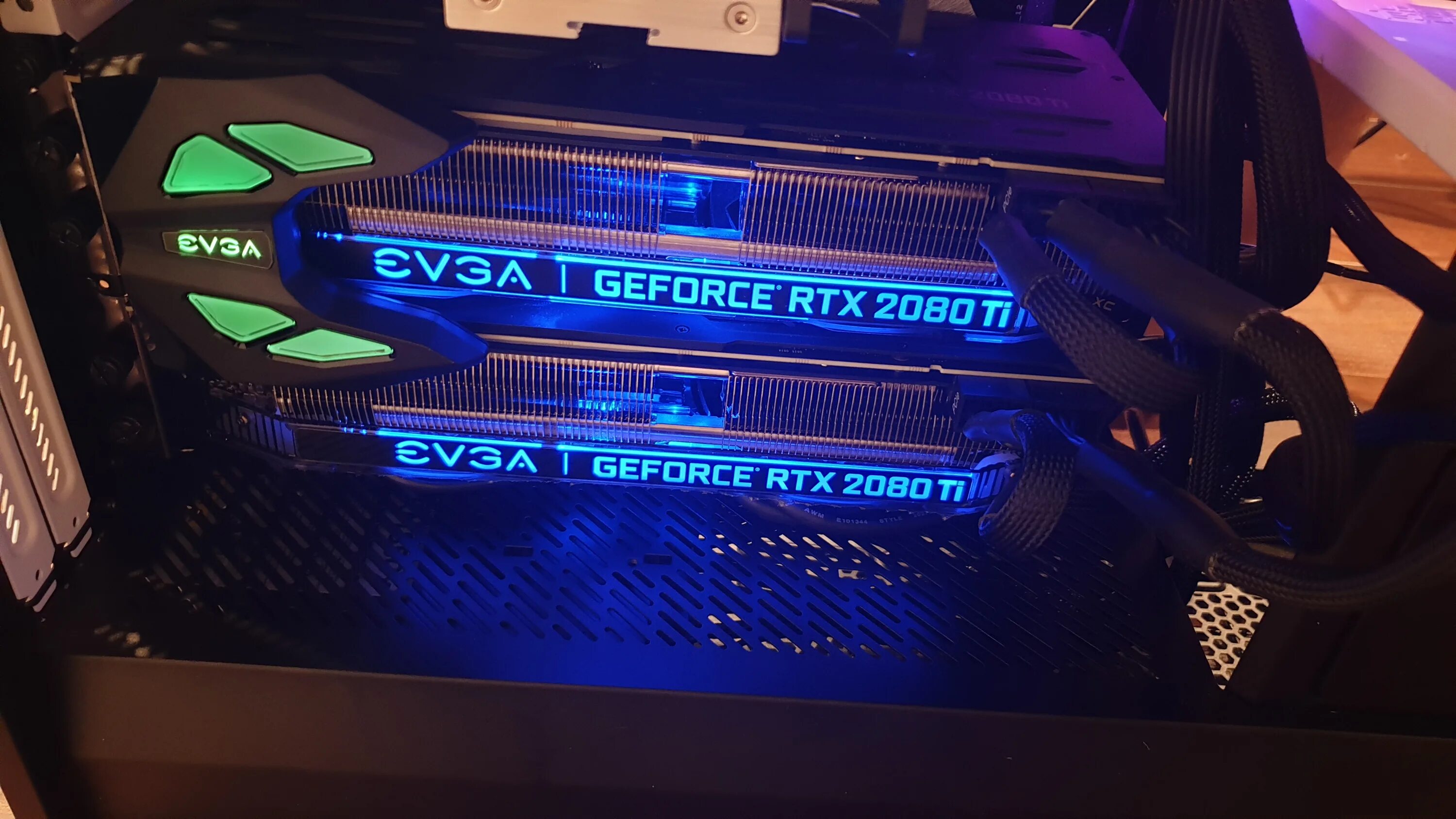 Rtx 4060 ti gaming x slim 16g. RTX 2080 SLI. Видеокарта 3090 ti. RTX 2080ti SLI. GEFORCE 2080 ti.